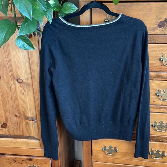 🌸Gap merino wool blend long sleeves sweater with fox - Picture 2 of 10
